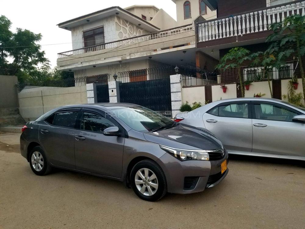 Toyota Corolla 2016 for Sale in Karachi Image-1