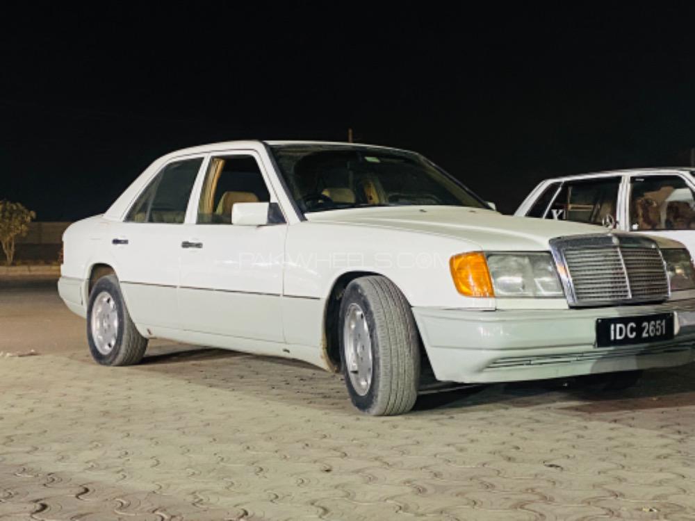 Mercedes Benz E Class 1989 for Sale in Peshawar Image-1