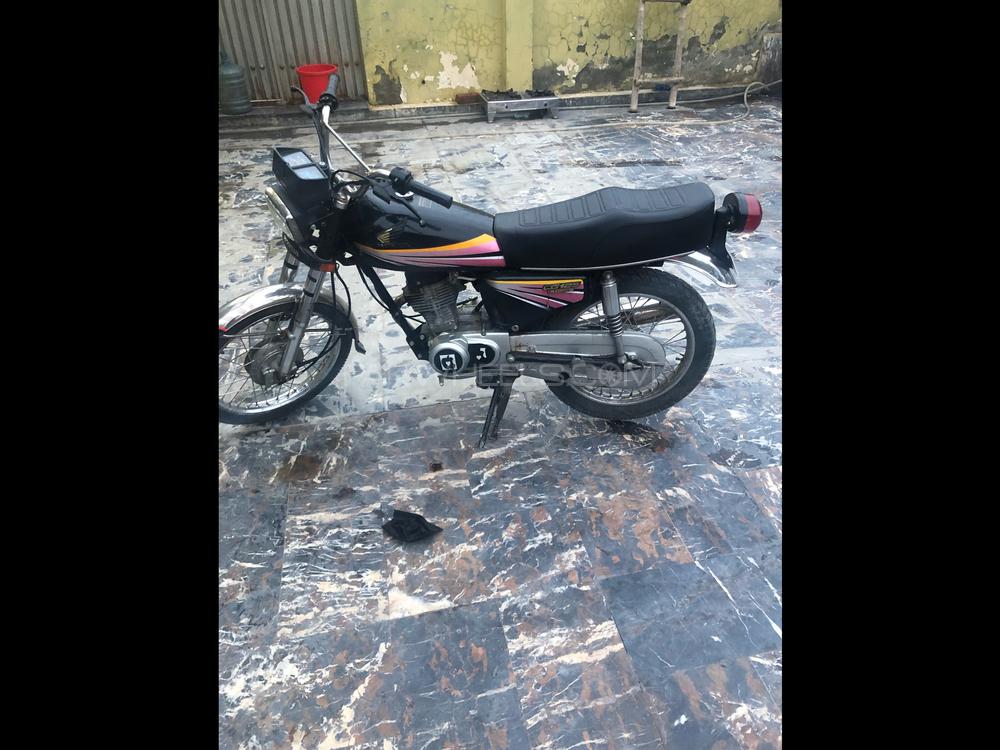 Honda CG 125 2011 for Sale in Lahore Image-1