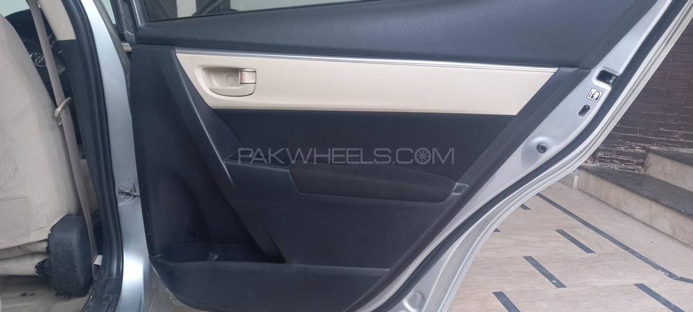 Toyota Corolla 2015 for Sale in Lahore Toyota Corolla 2015 for Sale in Lahore Image-4