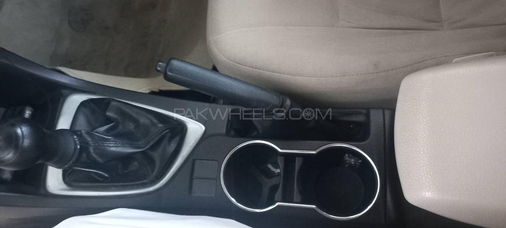 Toyota Corolla 2015 for Sale in Lahore Toyota Corolla 2015 for Sale in Lahore Image-9