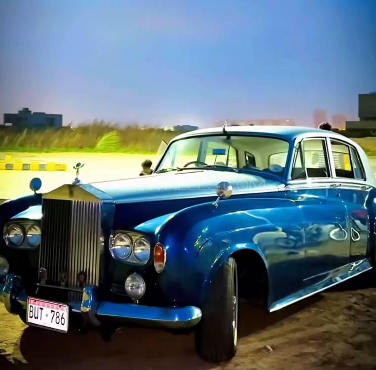 Rolls Royce Phantom - 1957  Rolls Royce Phantom - 1957  Image-4
