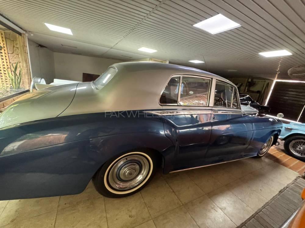 Rolls Royce Phantom - 1957  Rolls Royce Phantom - 1957  Image-5