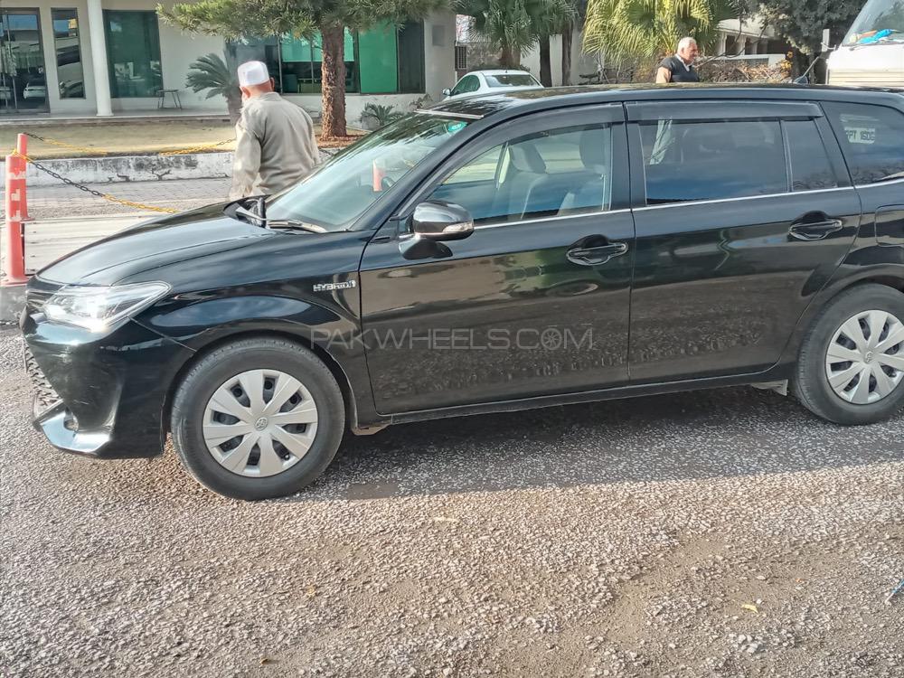 Toyota Corolla Fielder 2015 for Sale in Islamabad Toyota Corolla Fielder 2015 for Sale in Islamabad Image-2