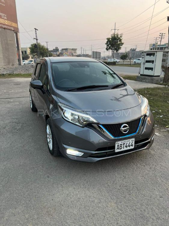 Nissan Note 2018 for Sale in Lahore Image-1