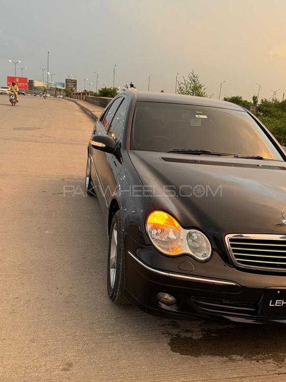 Mercedes Benz C Class - 2005  Image-1