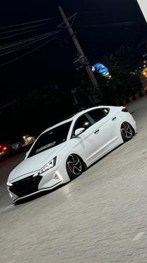 Hyundai Elantra - 2021
