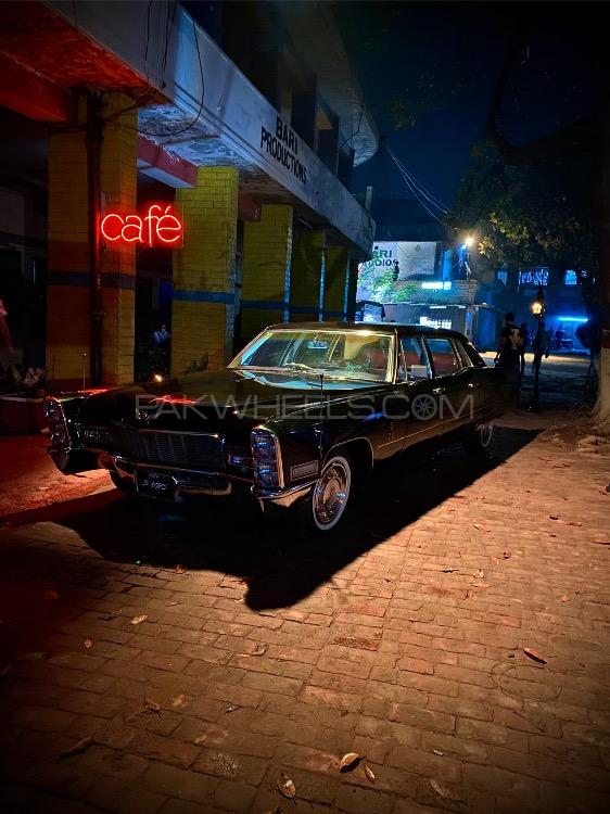 Cadillac Fleetwood - 1965 Caddy Image-1