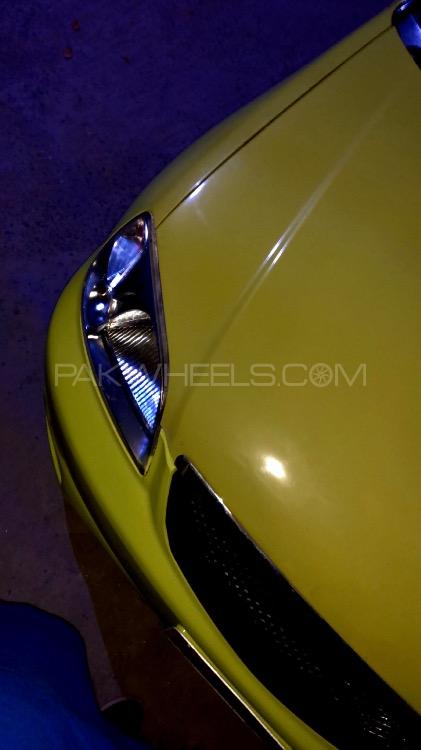 Honda Civic - 2005 Bumble bee  Image-1