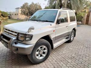Mitsubishi Pajero Exceed 2.4 1997 for Sale in Lahore