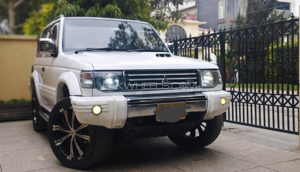 Mitsubishi Pajero - 1994 WHITE TURTLE  Image-1