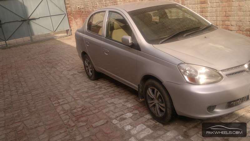 Toyota Platz 2003 for Sale in Islamabad Image-1