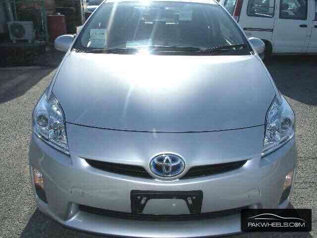 Toyota Prius 2011 for Sale in Lahore Image-1