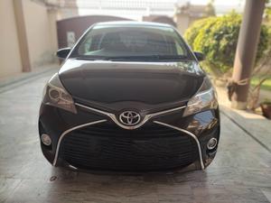 Toyota Vitz F 1.0 2015 for Sale in Multan