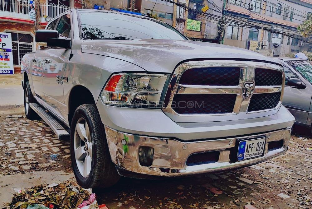 Dodge Ram - 2016 Dodge Ram hemi  Image-1