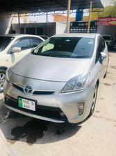 Toyota Prius S 1.8 2012 for Sale in Multan