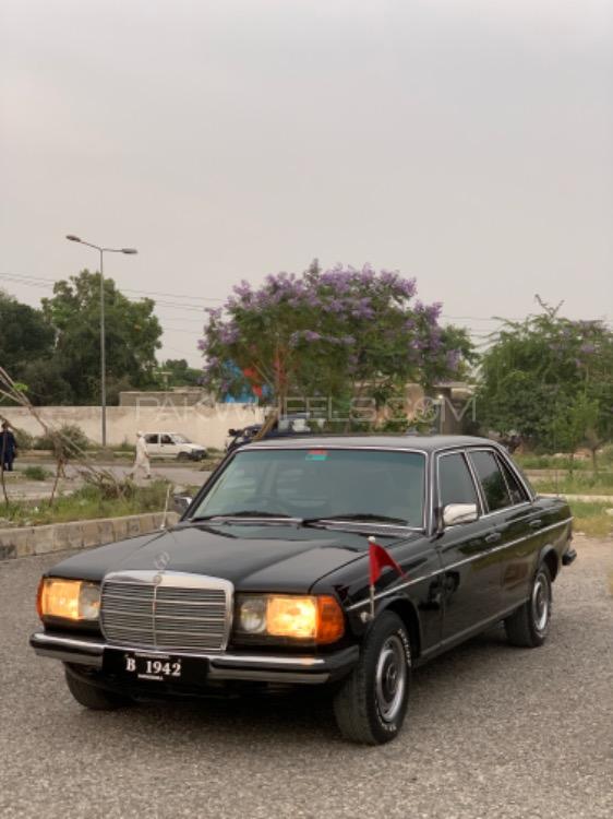 Mercedes Benz E Class - 1983 GrandPaa Image-1