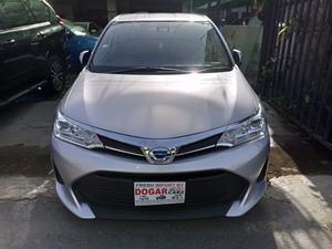 Toyota Corolla Axio Hybrid 1.5 2018 for Sale in Lahore