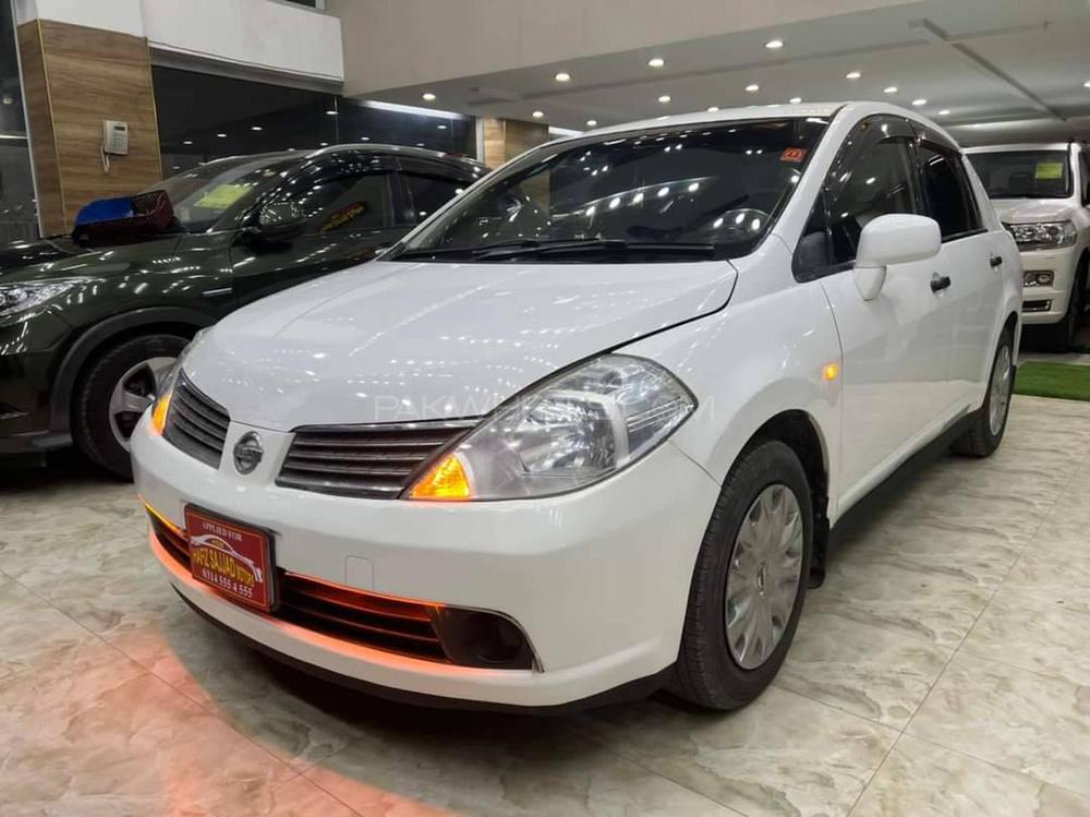 Nissan Tiida 2007 for Sale in Lahore Image-1