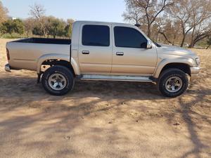 Toyota Hilux Double Cab 1999 for Sale in Islamabad
