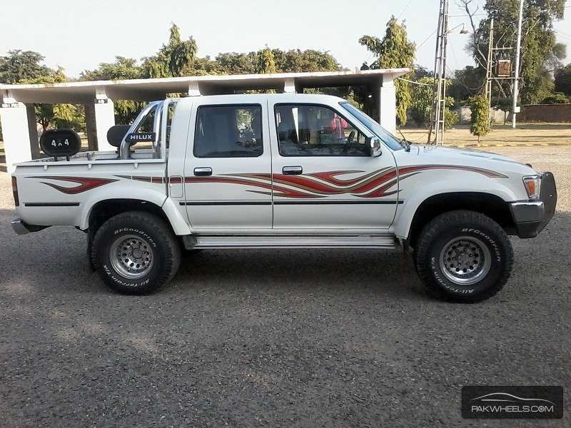 Toyota Hilux 1995 for Sale in Kharian Image-1