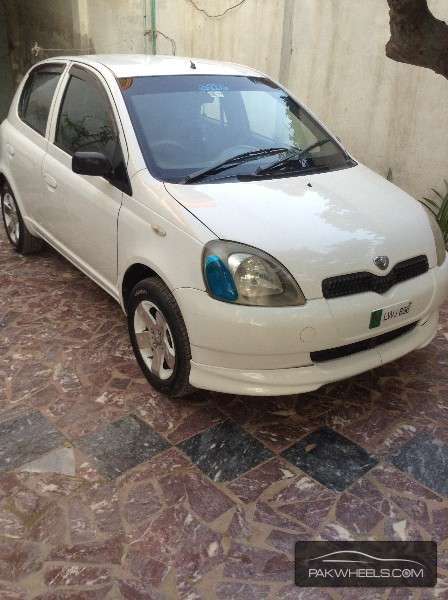 Toyota Vitz 2001 for Sale in Peshawar Image-1