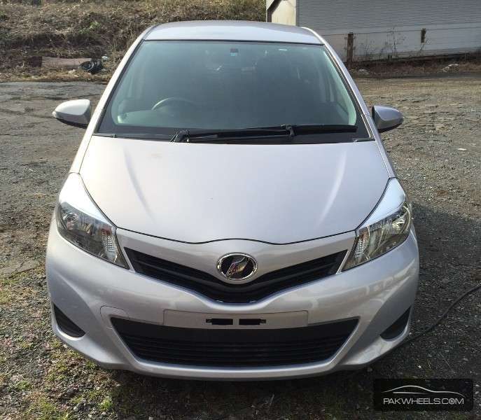 Toyota Vitz 2012 for Sale in Lahore Image-1