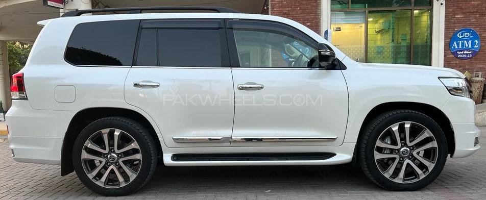 ٹویوٹا لینڈ کروزر 2016 for Sale in لاہور ٹویوٹا لینڈ کروزر 2016 for Sale in لاہور Image-3