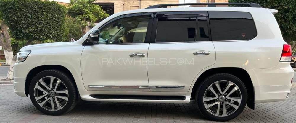 ٹویوٹا لینڈ کروزر 2016 for Sale in لاہور ٹویوٹا لینڈ کروزر 2016 for Sale in لاہور Image-4
