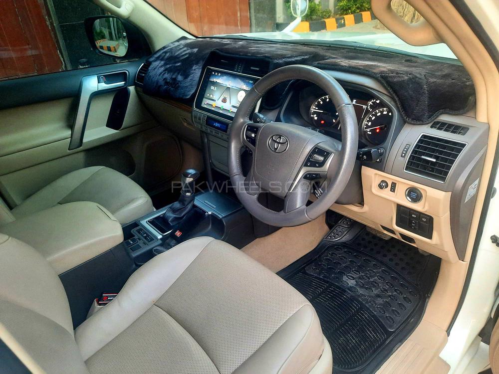 Toyota Prado 2017 for Sale in Karachi Toyota Prado 2017 for Sale in Karachi Image-14