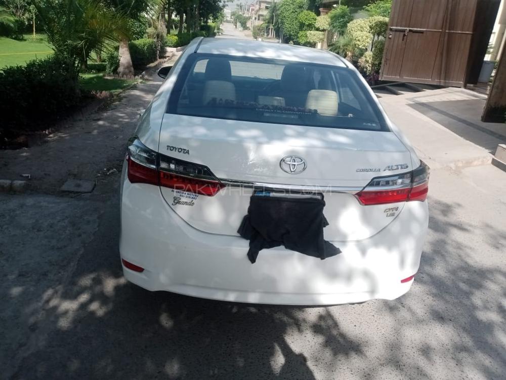 Toyota Corolla 2018 for Sale in Peshawar Image-1