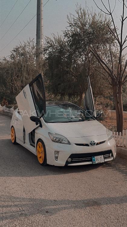 Toyota Prius - 2014 Coco 25 Image-1