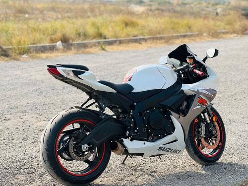 سوزوکی GSX-R600 - 2015
