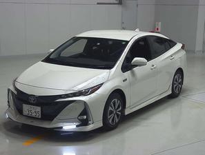 Toyota Prius PHV (Plug In Hybrid) 2019 for Sale in Lahore