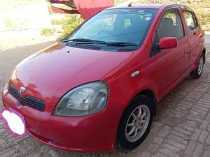 Toyota Vitz F 1.0 2000 for Sale in Kohat