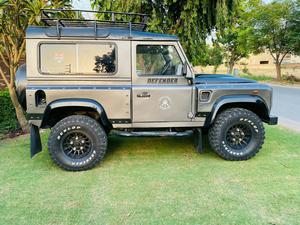 Land Rover Defender 2006 for Sale in Lahore