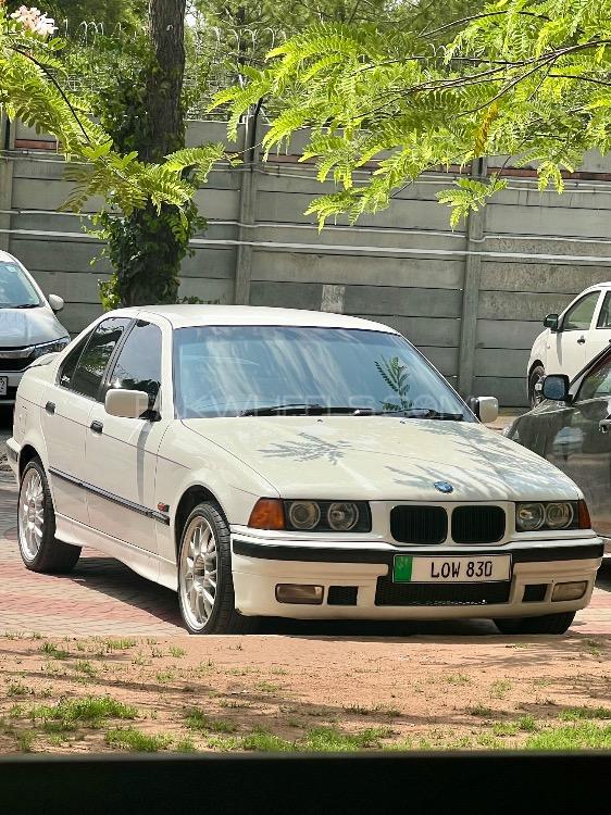 BMW 3 Series - 1993 Siraj Image-1