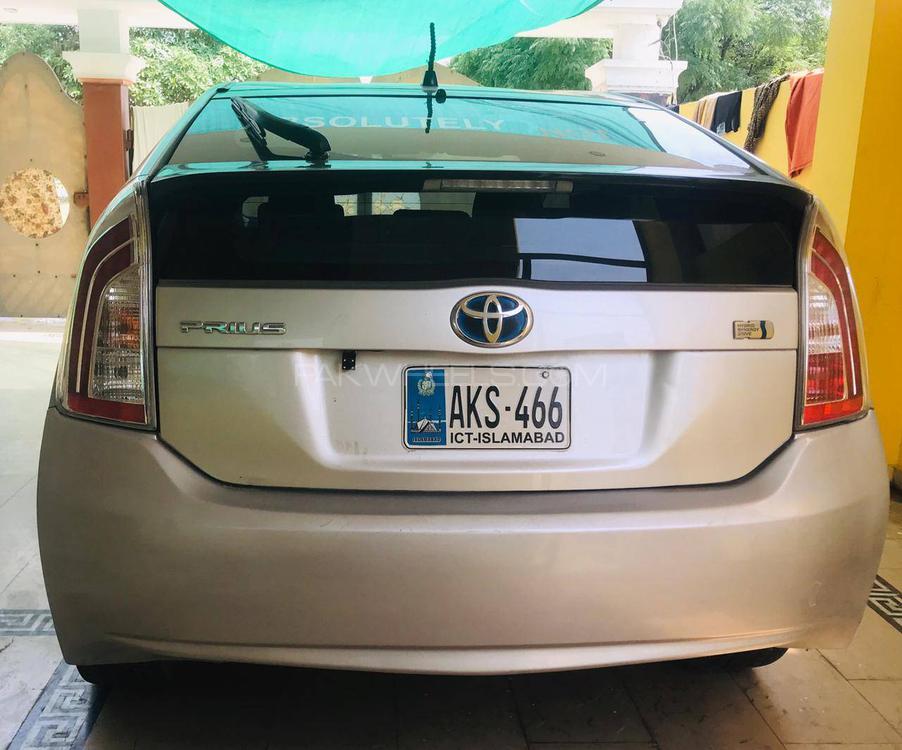 Toyota Prius 2015 for Sale in Gujranwala Toyota Prius 2015 for Sale in Gujranwala Image-12