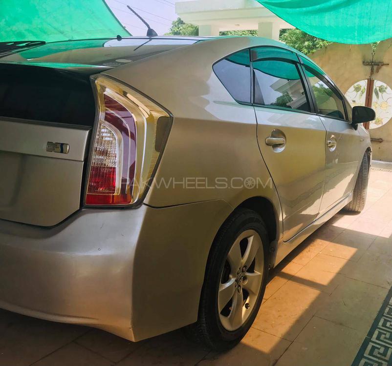 Toyota Prius 2015 for Sale in Gujranwala Toyota Prius 2015 for Sale in Gujranwala Image-13
