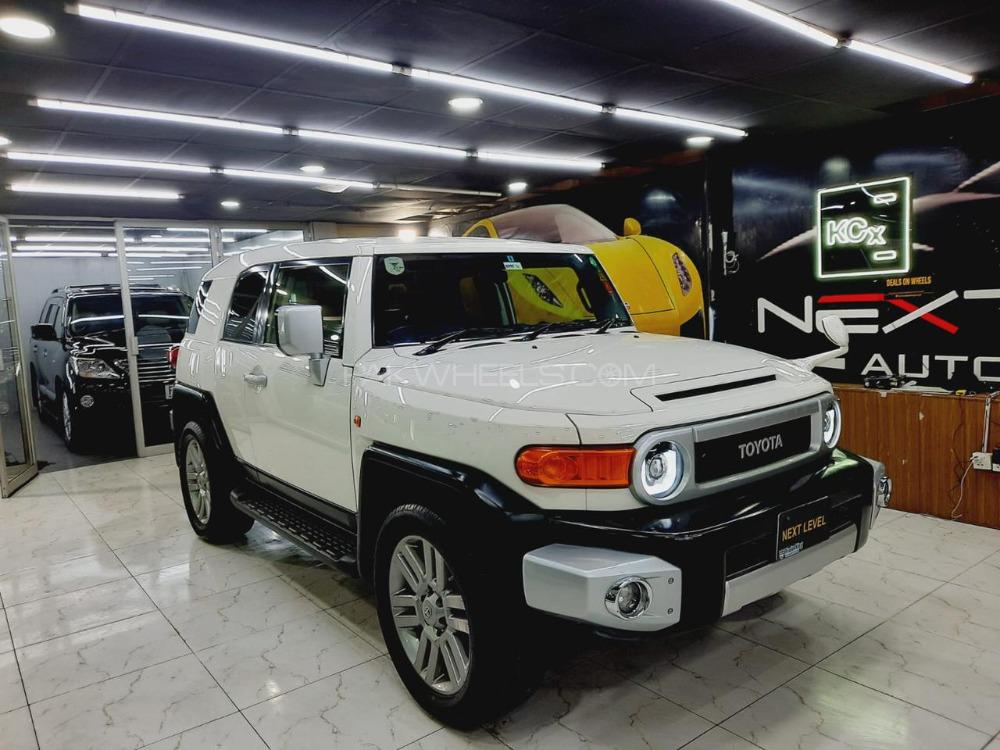 Toyota Fj Cruiser 2012 for Sale in Rawalpindi Image-1