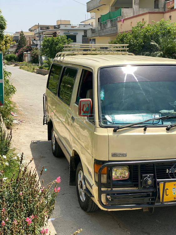 Toyota Hiace 1988 for Sale in Islamabad Image-1