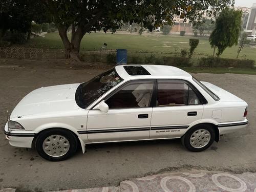 Toyota Corolla - 1990