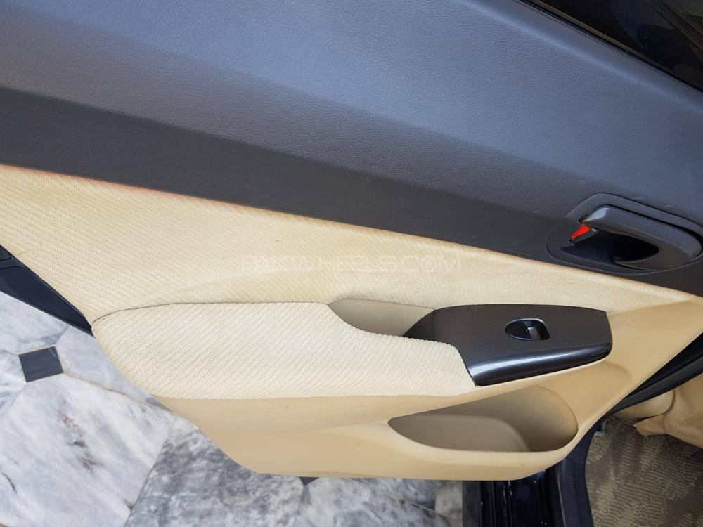 Honda Civic 2010 for Sale in Islamabad Honda Civic 2010 for Sale in Islamabad Image-9