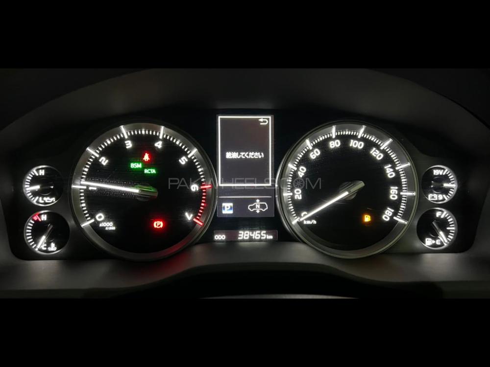 Lexus LX Series 2015 for Sale in Islamabad Lexus LX Series 2015 for Sale in Islamabad Image-4