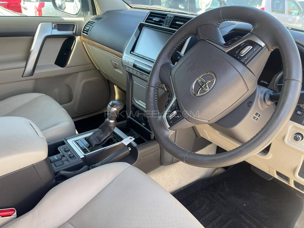 Toyota Prado 2018 for Sale in Multan Image-1