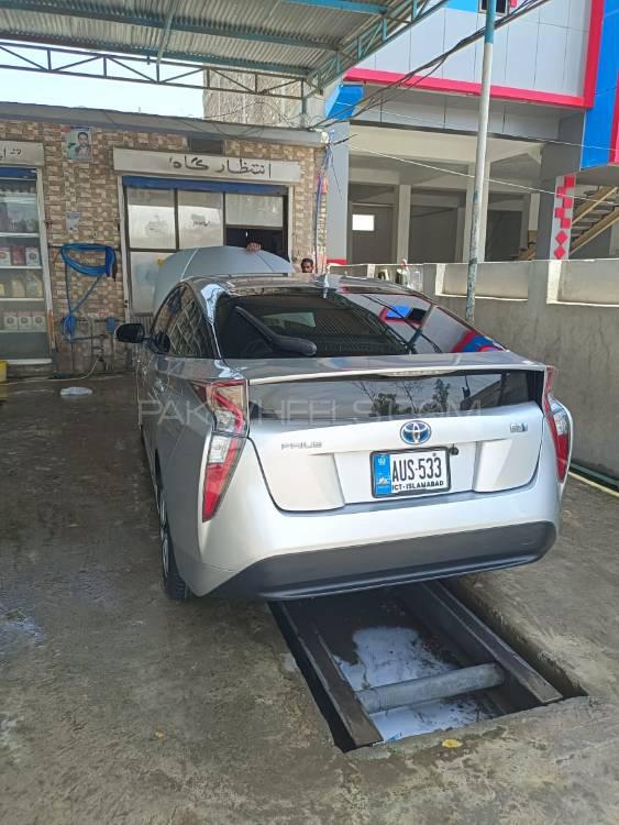Toyota Prius 2018 for Sale in Nowshera Image-1