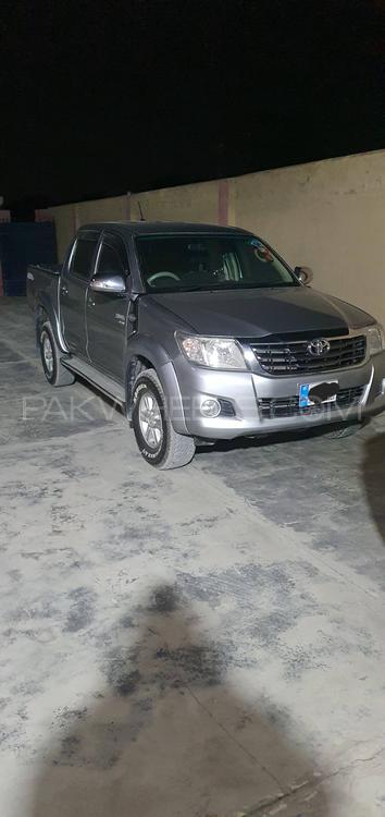 Toyota Hilux 2013 for Sale in Taxila Image-1