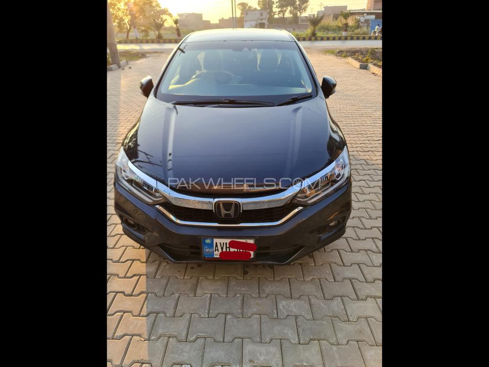 Honda Grace Hybrid 2018 for Sale in Gujrat Image-1