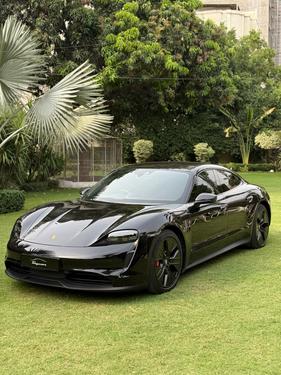 Porsche Taycan - 2021
