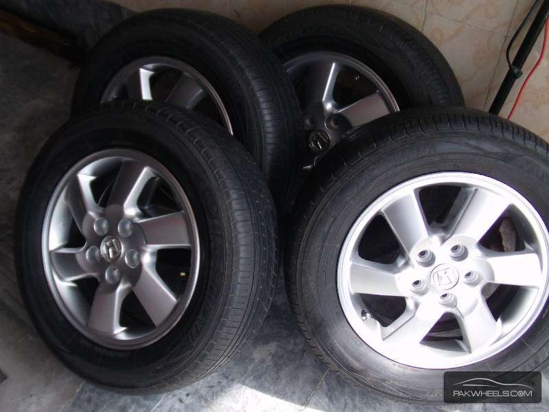16 inch 5 hols Genuine Rims and Yokohama  tyres For Sale Image-1